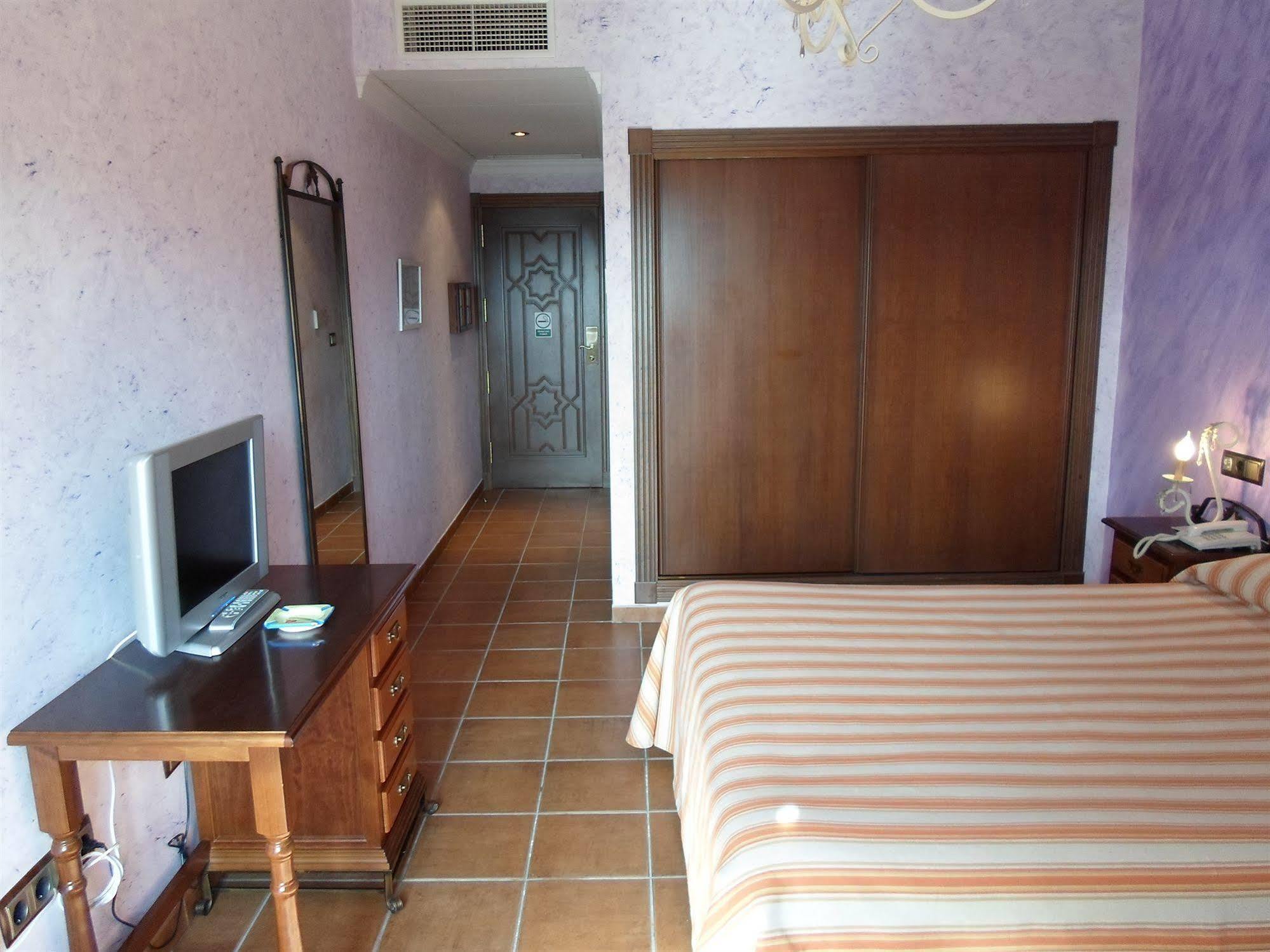 Hotel El Doncel Atarfe Ngoại thất bức ảnh